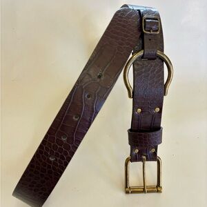 Western Woman’s Crocodile-embossed Antique Gold Double Buckle Faux Leather Belt